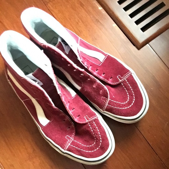 Maroon vans - Picture 2 of 5